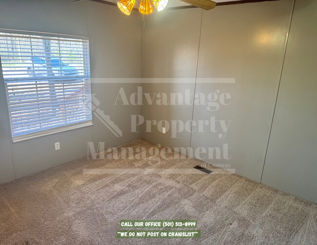 Building Photo - Perfect for Families: Spacious 5-Bedroom Home in Greenbrier!