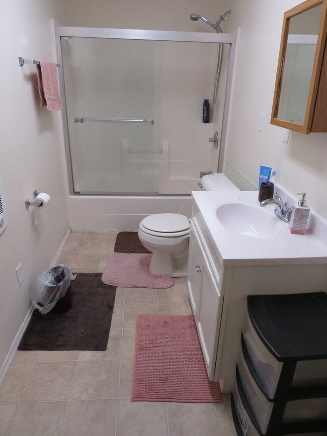 Building Photo - 1712 Chumas Dr