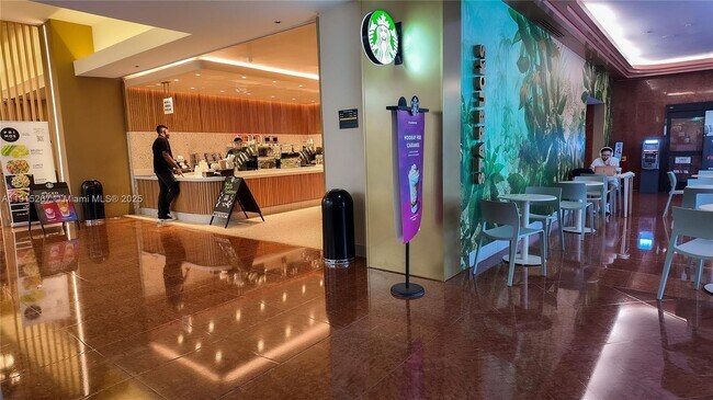 Building Photo - 1717 N Bayshore Dr