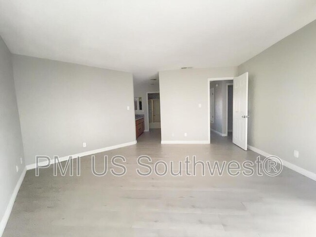 Building Photo - 1611 AZ-95