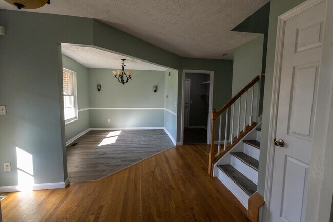 Building Photo - 8246 Maineville Rd
