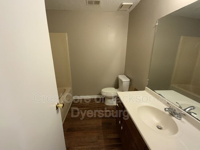 Building Photo - 1163 Roellen Newbern Rd