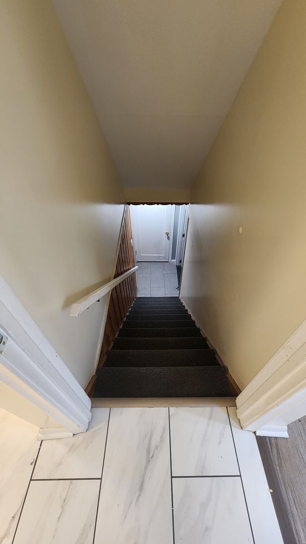 Building Photo - Charming Benson Home