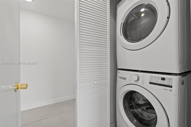 Building Photo - 26126 SW 146th Ct