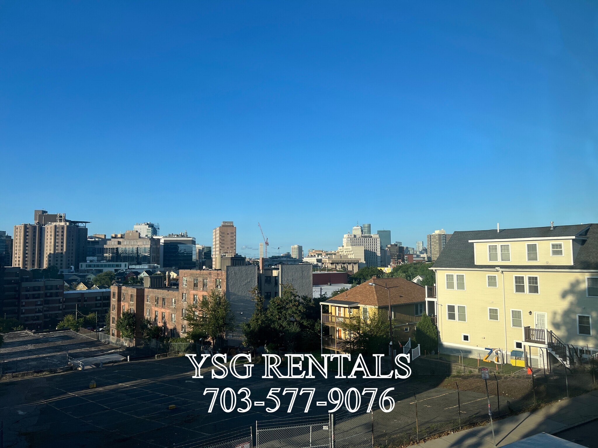 Building Photo - 194 Hillside St