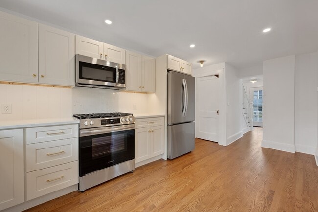 Building Photo - 1 Pleasant St