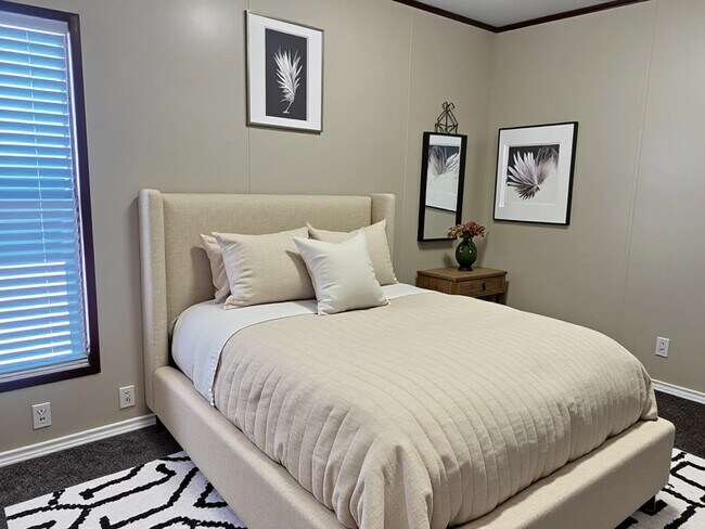 Building Photo - 709 N Collins Fwy