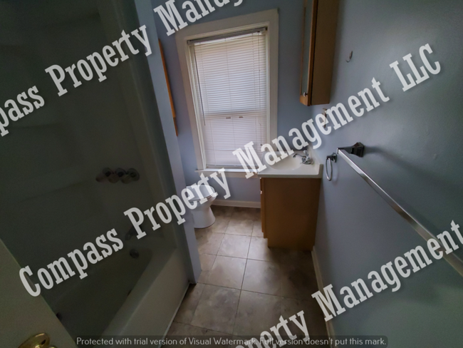 Building Photo - $1295 - 3 Beds, 1 Bath Home - Pottstown