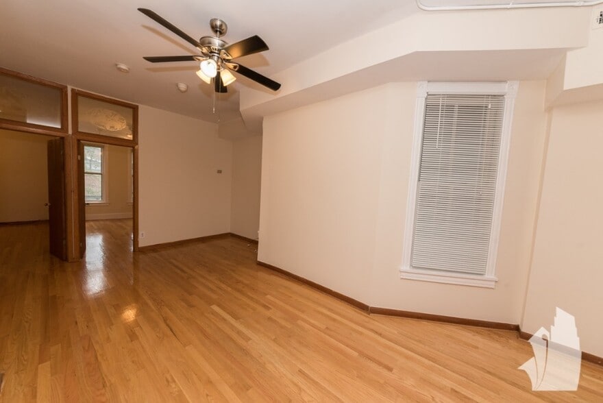 Building Photo - 1206 W Wrightwood Ave