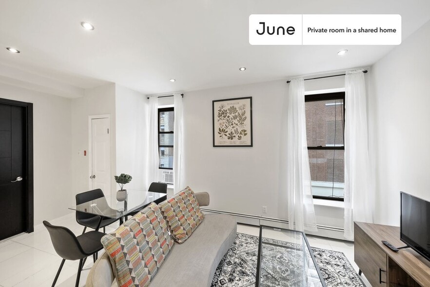 Building Photo - Room in Shared 3 bed/1 bath home in Upper West Side