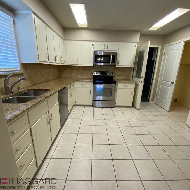 Building Photo - Spacious Home Available in Frisco