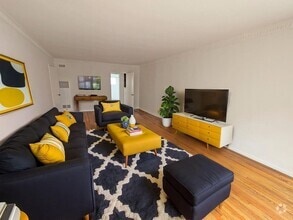 Building Photo - 6858 De Longpre Ave