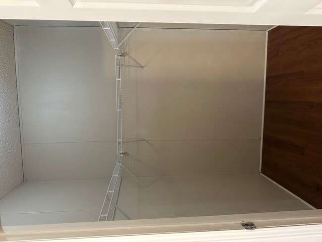 Building Photo - 832 Cross St