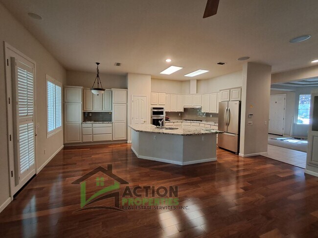 Building Photo - 400 Dumas Ct