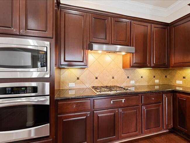 Building Photo - 5502 Lunia Ln