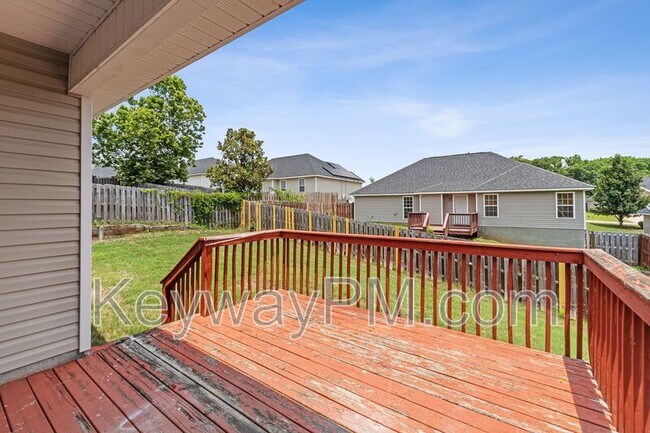 Building Photo - 304 Elbrus Way