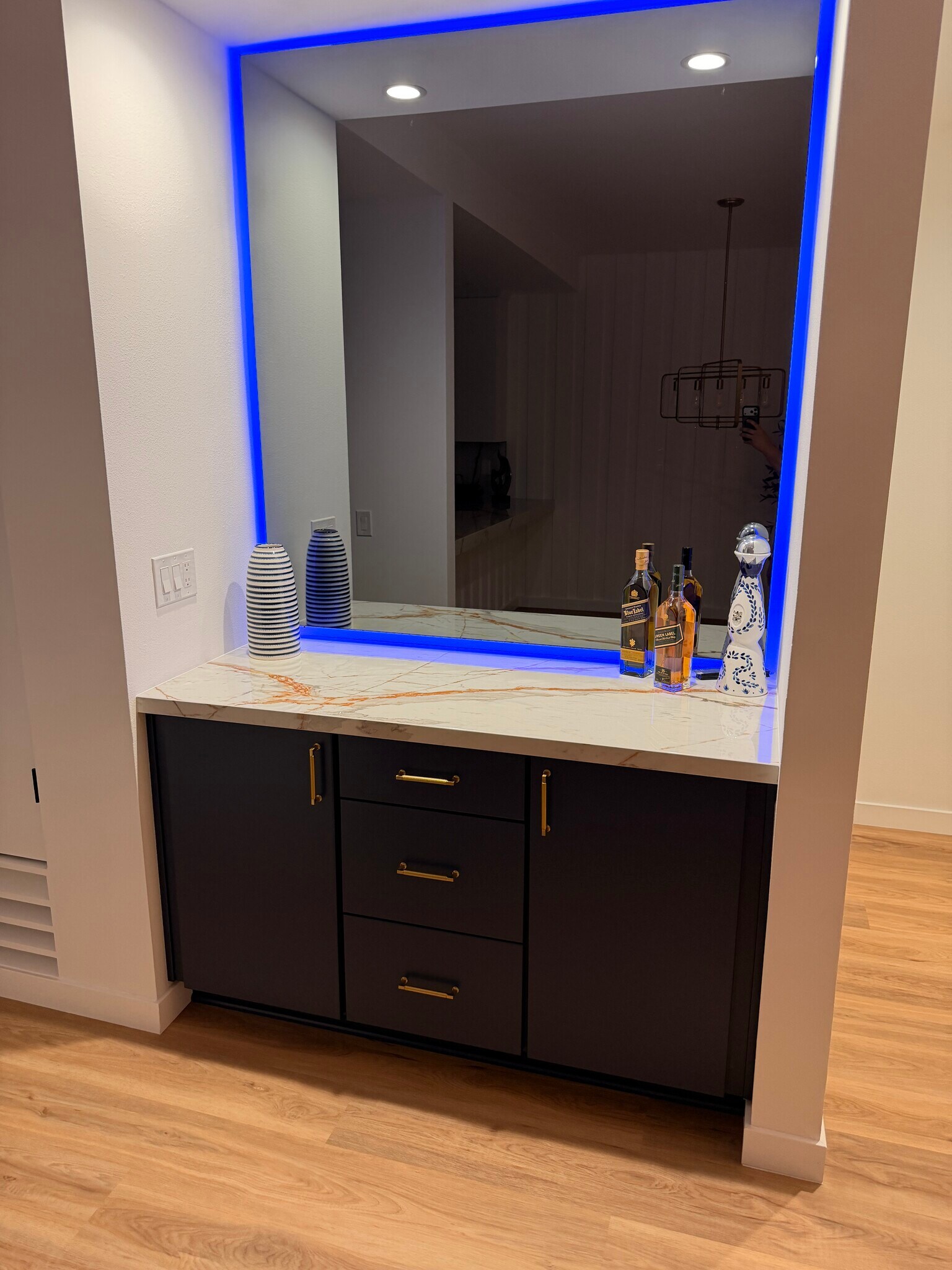 Building Photo - 111 Tamarack Ave