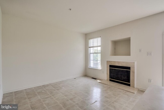 Building Photo - 2702 Snowmill Ct