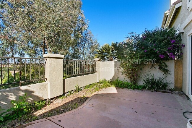 Building Photo - 9477 Questa Pointe