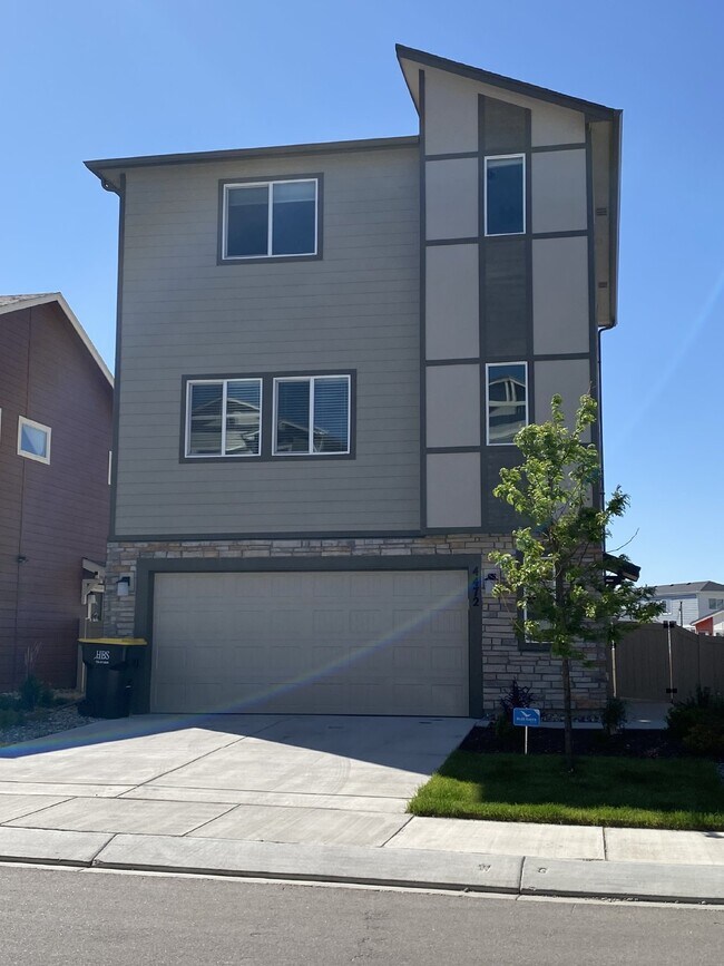 Building Photo - 3 bedroom - Samaritan Loop