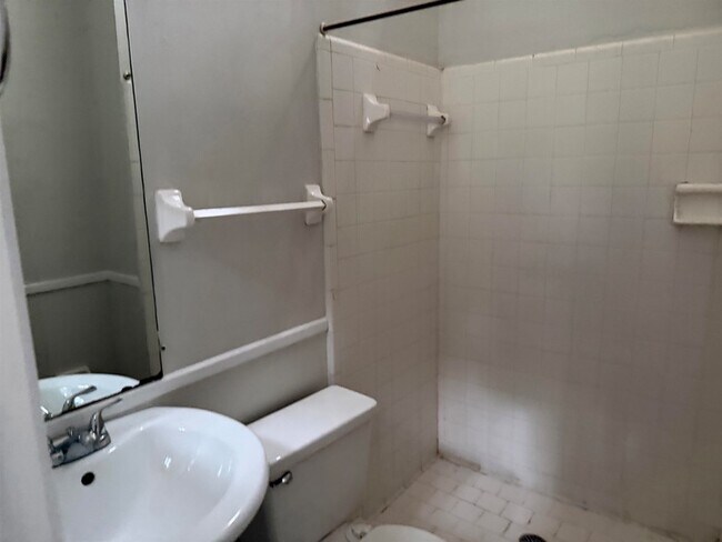 Building Photo - 203 Parkbrook Cir