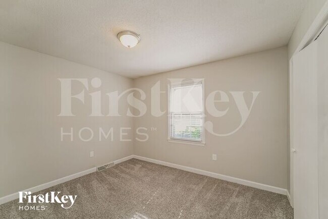 Building Photo - 9306 Covedale Dr