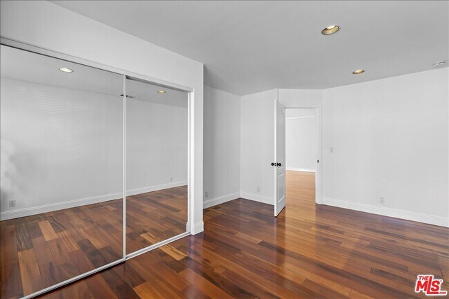 Building Photo - 1561 3rd St