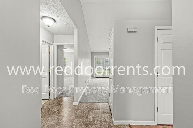 Building Photo - 10051 Long Meadow Dr
