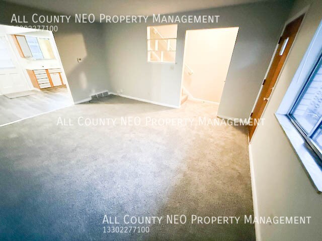 Building Photo - 1376 Forest Glen Dr