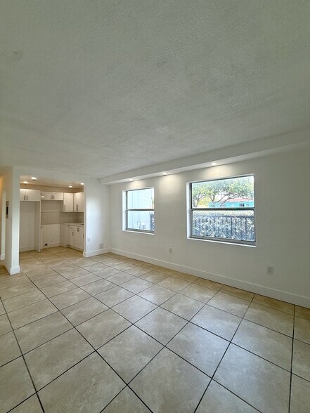 Livingroom - Alhambra Apartments