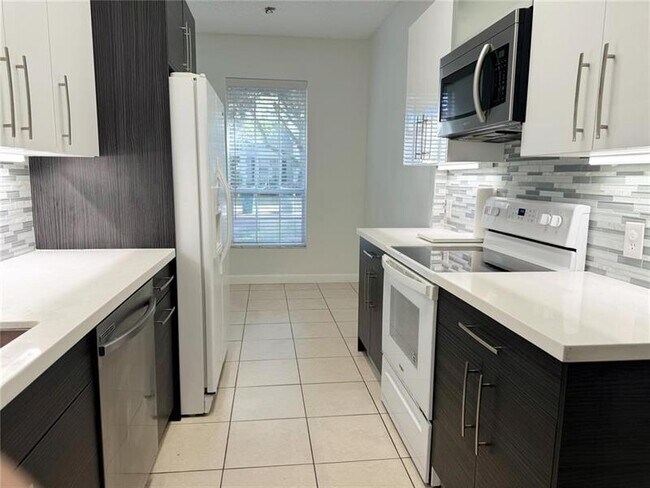 Building Photo - 10235 Panama St