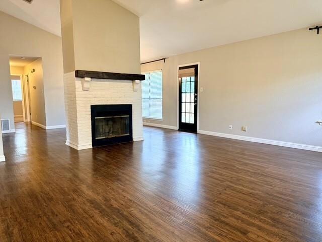 Building Photo - 1920 White Oak Cir