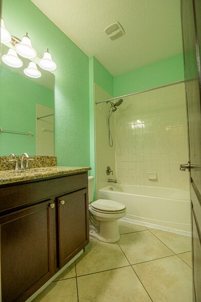 Building Photo - 3450 Schoolhouse Rd