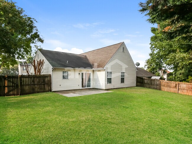 Building Photo - 704 Bent Hollow Ct