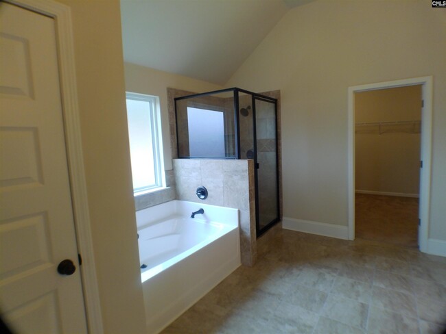 Building Photo - 351 View Dr