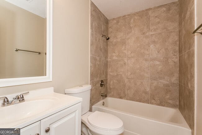 Building Photo - 606 Wilson Mill Rd SW