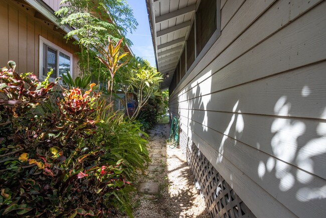 Building Photo - Oceanfront 3BR/2BA SF home in Ewa Oceansid...