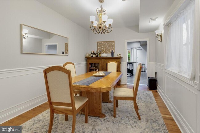 Building Photo - 920 S 16th St