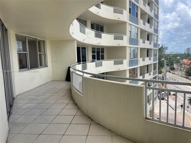 Building Photo - 3180 S Ocean Dr