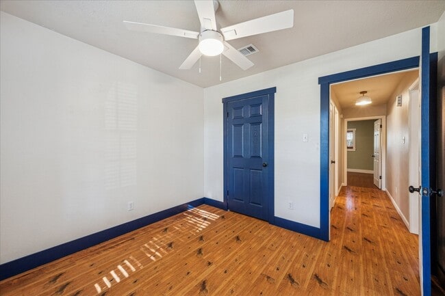 Building Photo - 2824 Meadow Brook Ct