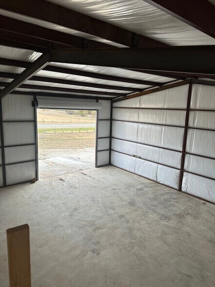 Building Photo - 3980 Old Lorena Rd