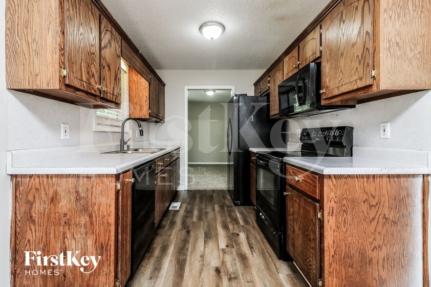 Building Photo - 82 Broadlands Dr