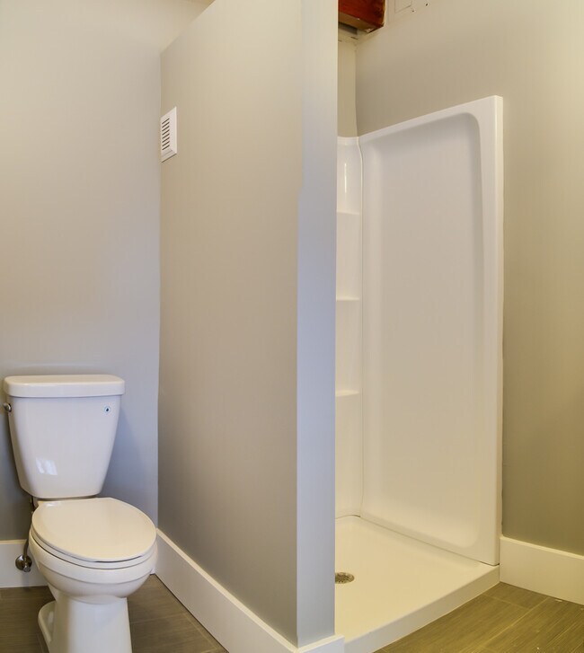 Building Photo - 525 N Simpson St