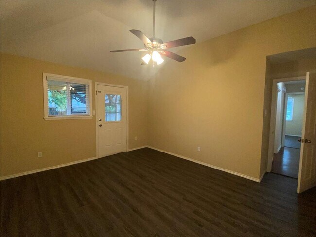 Building Photo - 700 David Curry Dr