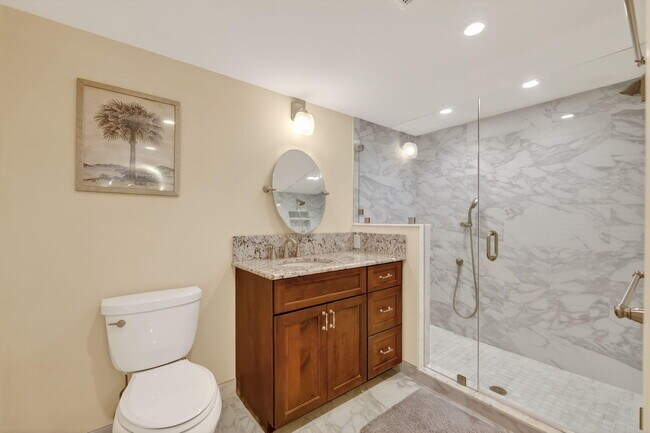 Building Photo - 9960 S Ocean Dr