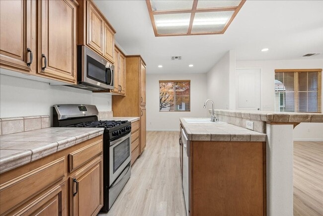 Building Photo - 3621 el Dala Ln