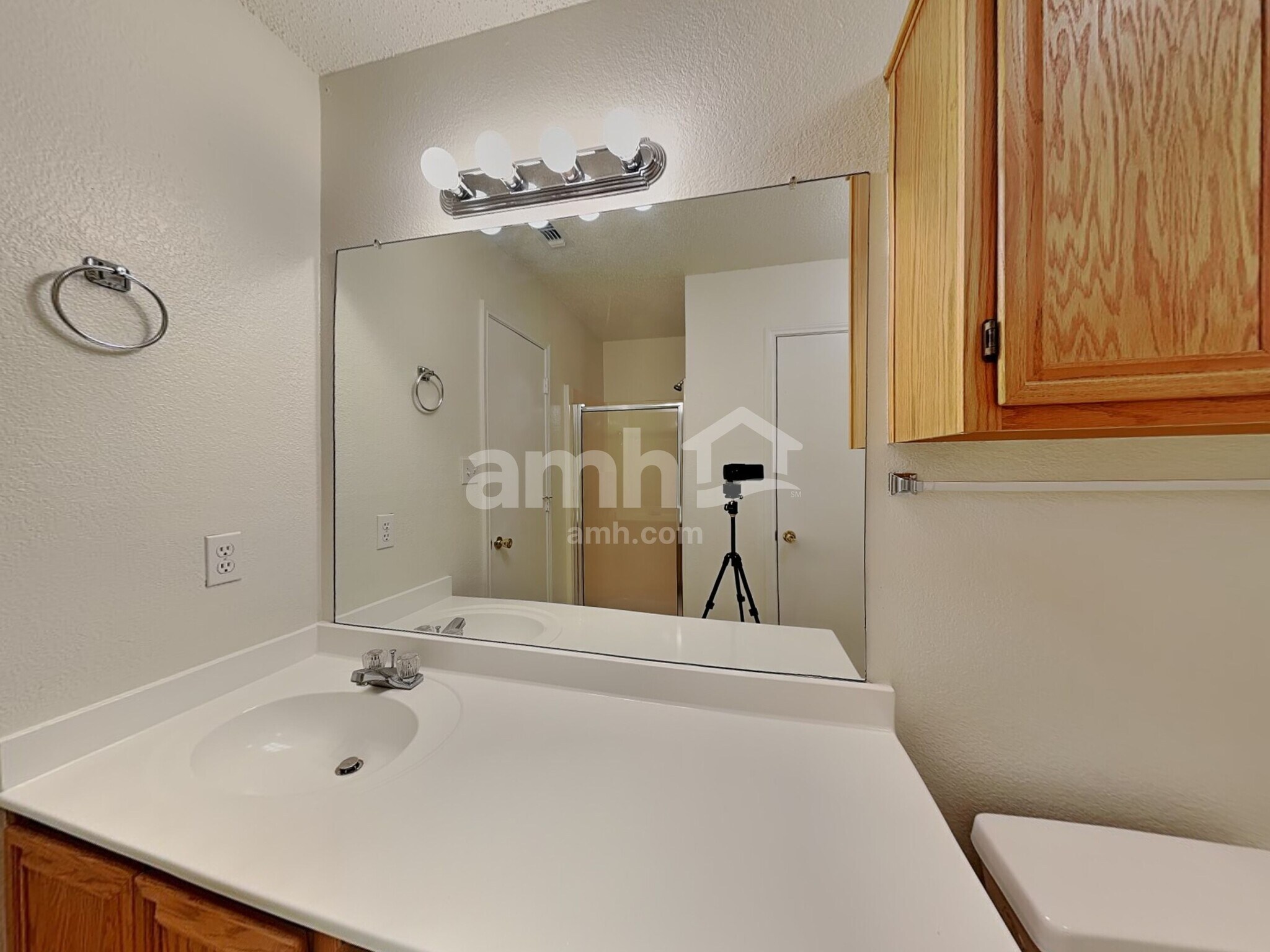 Building Photo - 10236 Westward Dr