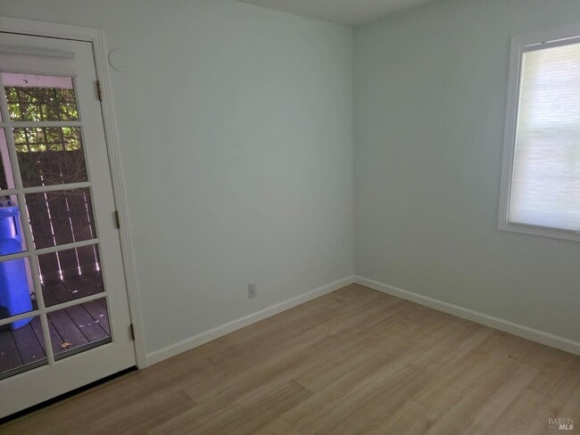 Building Photo - 191 Pickwick Dr