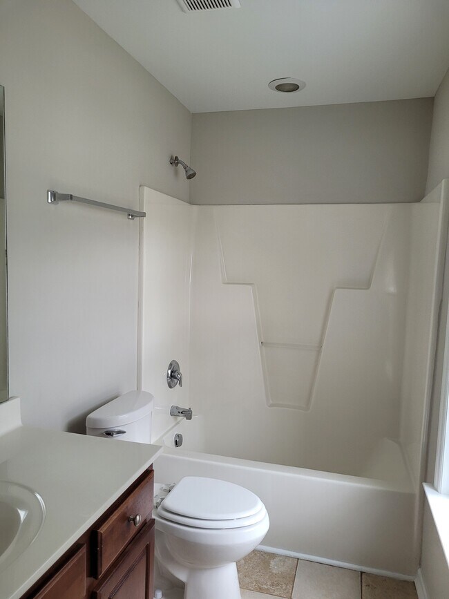 Building Photo - 117 Gatwick Ct