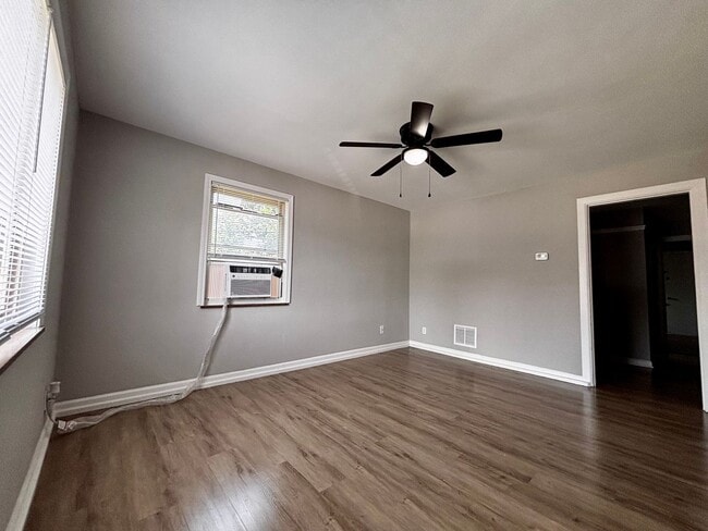 Building Photo - Cozy 1 bedroom in Fairborn! Newly renovated